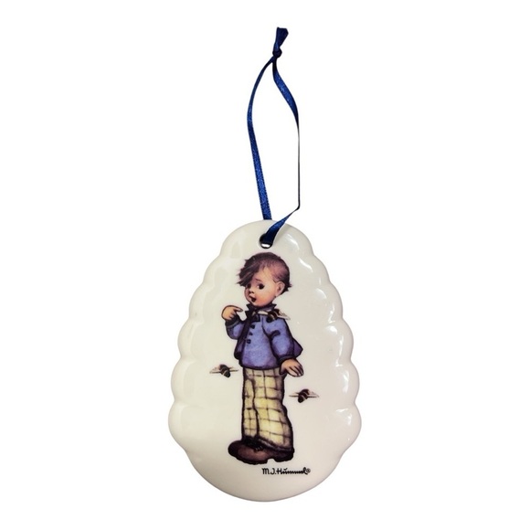 2014 M.I. Hummel Club Porcelain Christmas Ornament - Picture 1 of 4